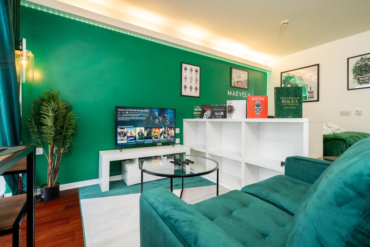 Maevela Apartments - Top Floor Rolex Themed Studio Apt Inside The Cube, Mailbox - Free Netflix & Wifi Birmingham Esterno foto