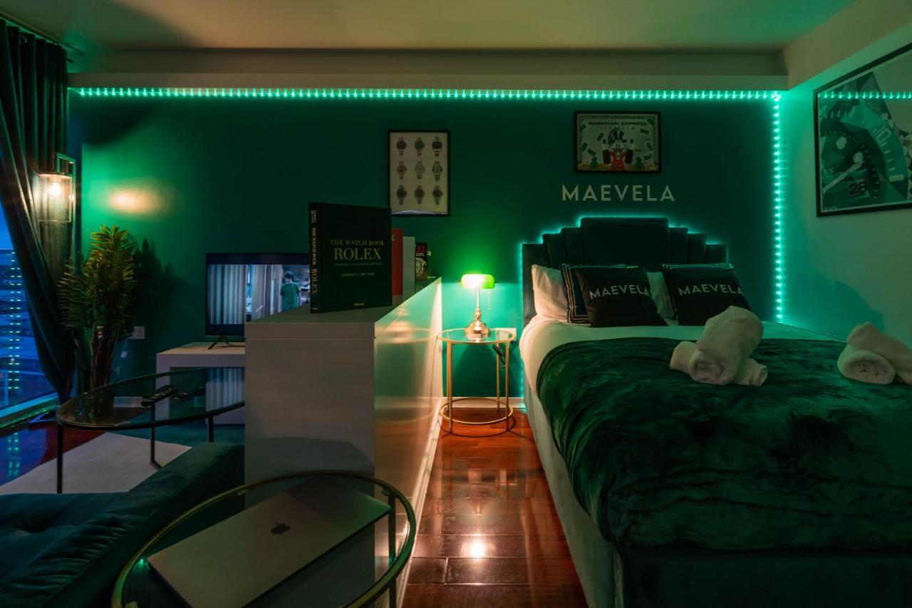 Maevela Apartments - Top Floor Rolex Themed Studio Apt Inside The Cube, Mailbox - Free Netflix & Wifi Birmingham Esterno foto