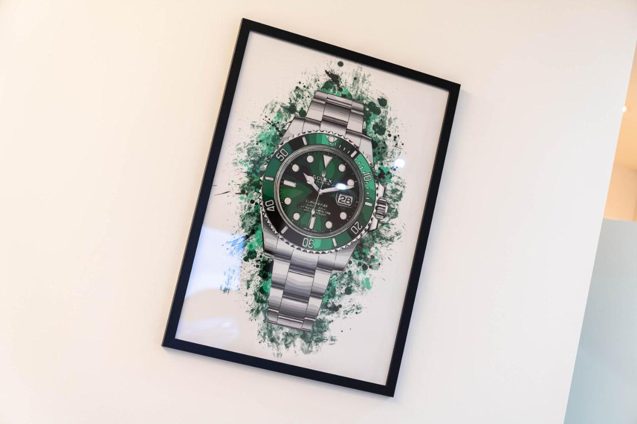 Maevela Apartments - Top Floor Rolex Themed Studio Apt Inside The Cube, Mailbox - Free Netflix & Wifi Birmingham Esterno foto