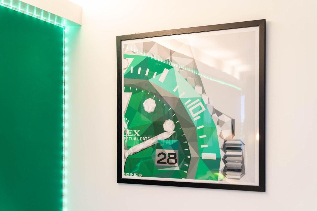 Maevela Apartments - Top Floor Rolex Themed Studio Apt Inside The Cube, Mailbox - Free Netflix & Wifi Birmingham Esterno foto