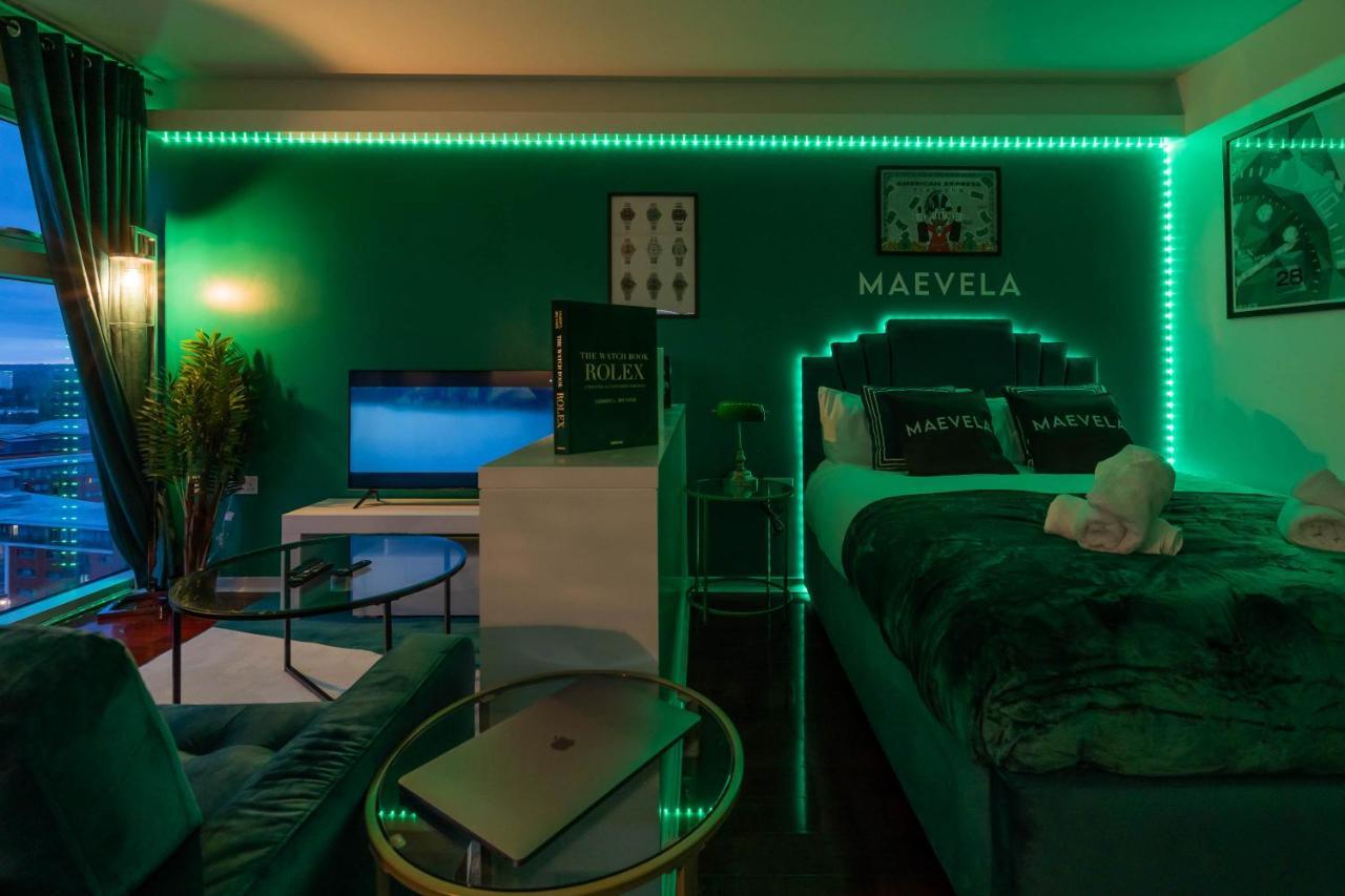 Maevela Apartments - Top Floor Rolex Themed Studio Apt Inside The Cube, Mailbox - Free Netflix & Wifi Birmingham Esterno foto
